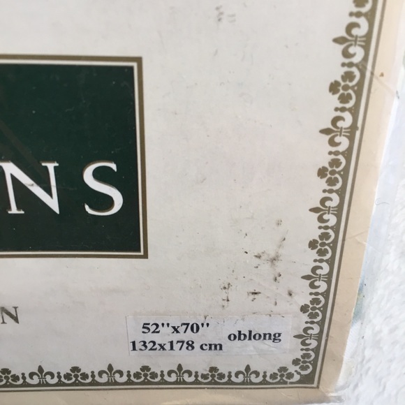 Vintage WC Designs garden oblong tablecloth - Picture 3 of 13